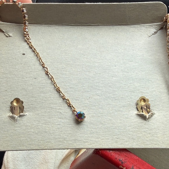 Jewels of Distinction for My Favorite Lady- Aurora Borealis set - Picture 3 of 5